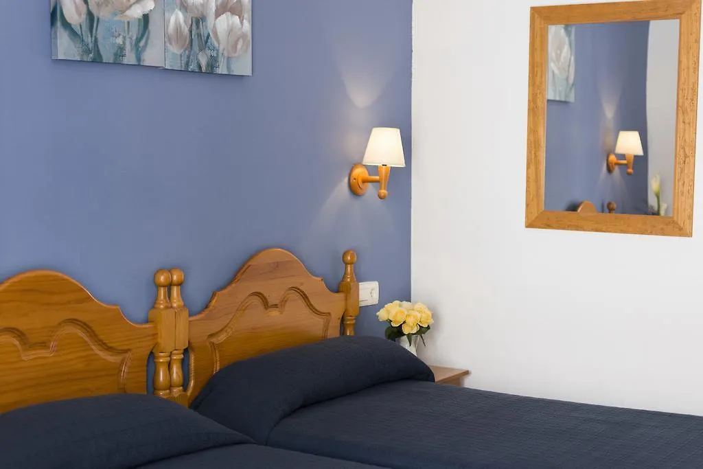 נרחה Hostal Mena