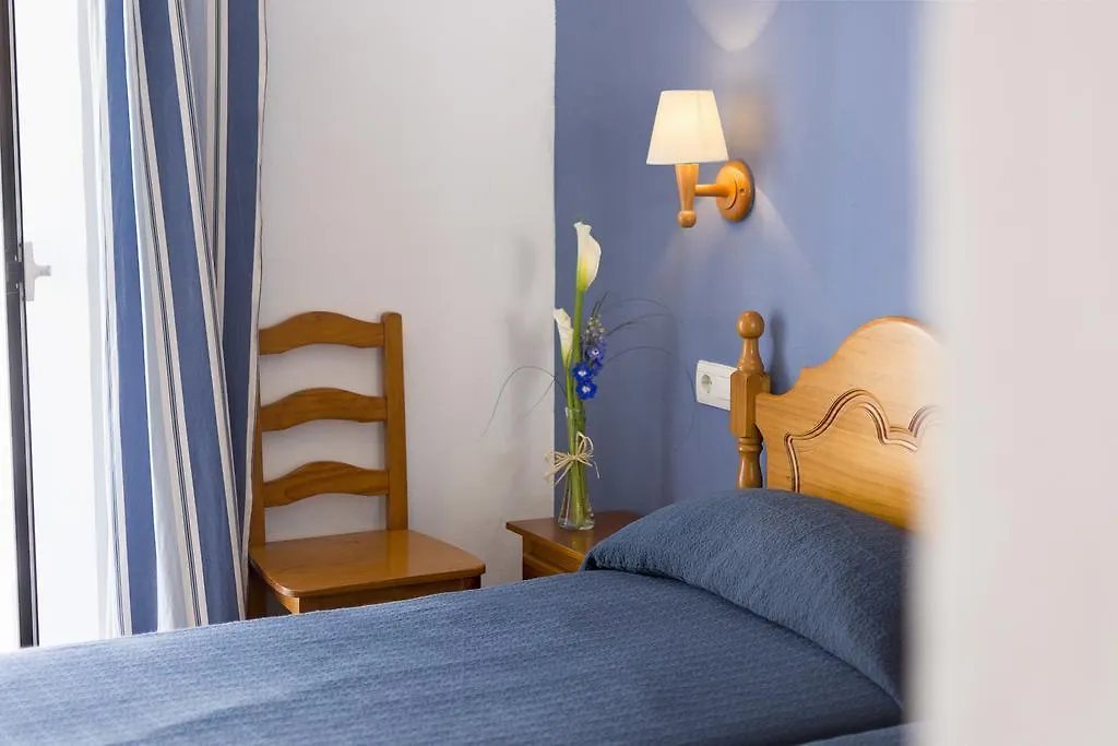 נרחה Hostal Mena בית הארחה